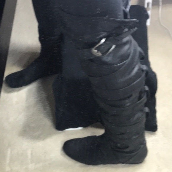 Black over knee fashion boot - Picture 6 of 8